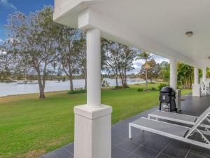 Taroona - Waterfront Holiday House Yamba