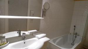 Hotels Logis Le Midland : photos des chambres