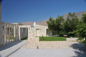 Amatu Villa (Athena)
