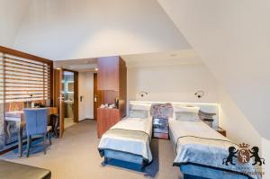 Apartment (4 Adults) room in Celestin Residence