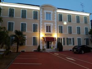 Hotels The Originals Boutique, Villa Montpensier, Pau (Inter-Hotel) : photos des chambres