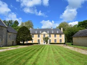 Maisons de vacances Cozy Holiday Home in Lantheuil with Garden : photos des chambres