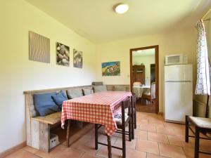 Maisons de vacances Serene Holiday Home in Saint Pierre le Vieux with Garden : photos des chambres