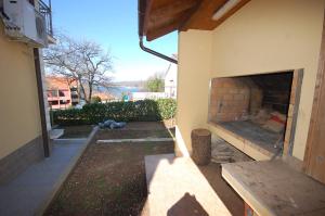 Apartment Poljak Njivice by El-Pi Tours