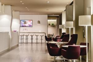 8Piuhotel