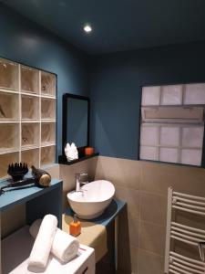 Renovated apartment close to Exarchia square