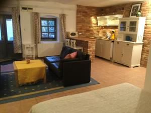 Három Huszár Köveskal