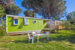 Campings Camping Taxo Les Pins : photos des chambres