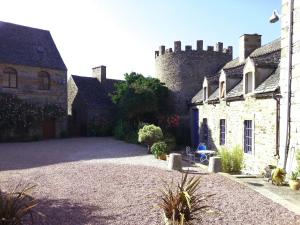 B&B / Chambres d'hotes Les Chambres du Chateau du Rozel : photos des chambres