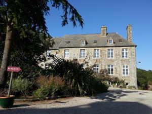 B&B / Chambres d'hotes Les Chambres du Chateau du Rozel : photos des chambres