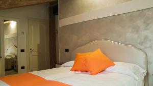 Double or Twin Room with Mountain View