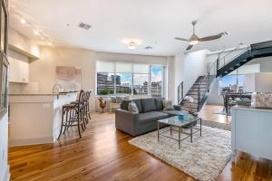 Penthouse Apartment room in 2 Bedroom Luxury condos in Downtown New Orleans