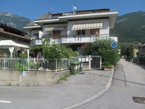 Grazioso appartamento tra cultura, lago e montagna