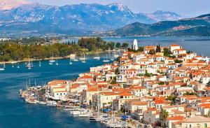 Waterfront Rooftop Apartments Poros-Island Greece