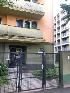 SIMPLY LOVELY Modern Apartment with BALCONY!