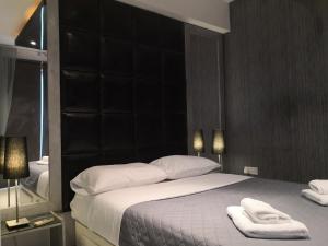 Fine Designed Flat 302