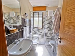 Twin Room with View room in Hotel Liñares