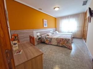 Triple Room room in Hotel Liñares