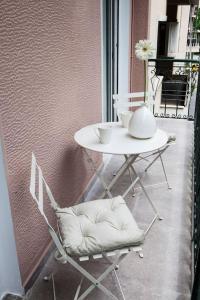 Chic & Comfortable Central Apart, close to National Archeological Museum!