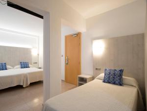 Triple Room room in Hostal Roca