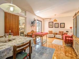 Apartment Iris Croatica by Interhome