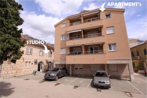 Apartments Ezra 