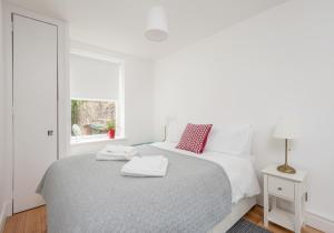 The Lochside House Residence