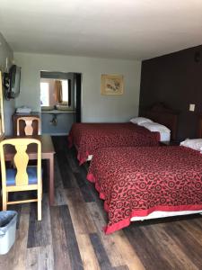 Standard Double Room room in Budget Inn West