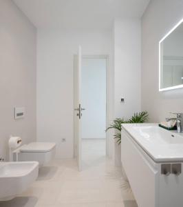 Luxury Design Beach Front Apartment
