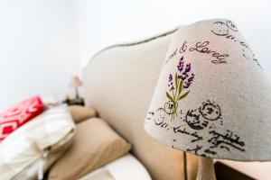 Belem! Charming 2 Bedroom Apartment w terrace, Wifi & free street parking