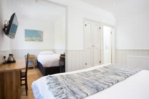 Family Room with Bath room in Hotel Continental