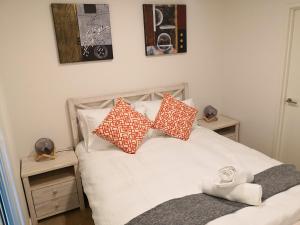 2 Bedroom Apartment Big Courtyard Sydney Australia J2ski