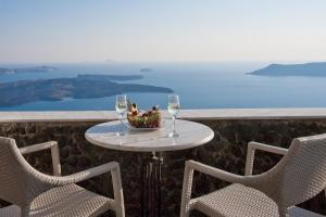 Katerina's Castle - Caldera Cave Hotel Santorini Greece