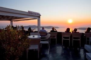 Katerina's Castle - Caldera Cave Hotel Santorini Greece