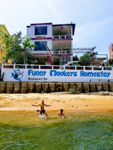 Funny Monkeys Homestay