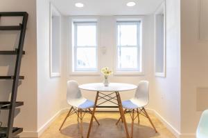 Big Bright 1 BR at UShaw + 14th on Quaint Swann