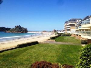 Appartements Les pieds dans l eau acces a la plage depuis la residence : photos des chambres