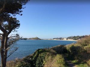 Appartements Les pieds dans l eau acces a la plage depuis la residence : photos des chambres