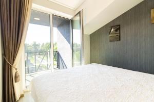 Sunny Pines Apartment