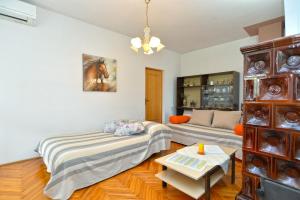 Apartments Mariza 1026 