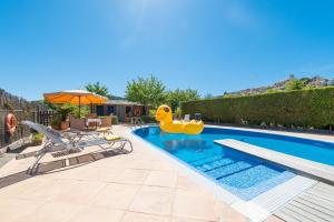 Finca Son Macia, amplia piscina, jardines en Selva, cerca de playas