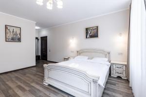 Opera House Apartment 3