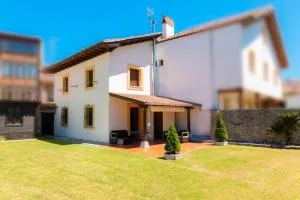 La capitana Llanes - Llanes