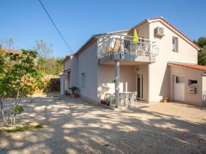 Luxurious Apartment in Sveti Vid-Miholjice with Terrace 