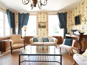 Heritage Castle in Asni res with Garden