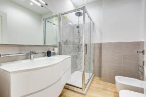 Oslavia Central House