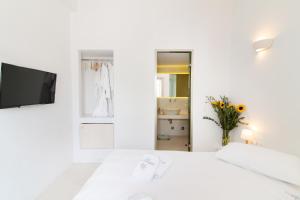 Vincenzo Family Rooms Tinos Greece