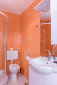 Apartmaji SLATENIK 
