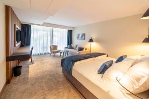 Deluxe Double or Twin Room with Balcony and Sea View room in Luxury Hotel Riva