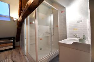 Appartements LOFT SOUS LES COMBLES - LOFT UNDER THE RAFTER : photos des chambres